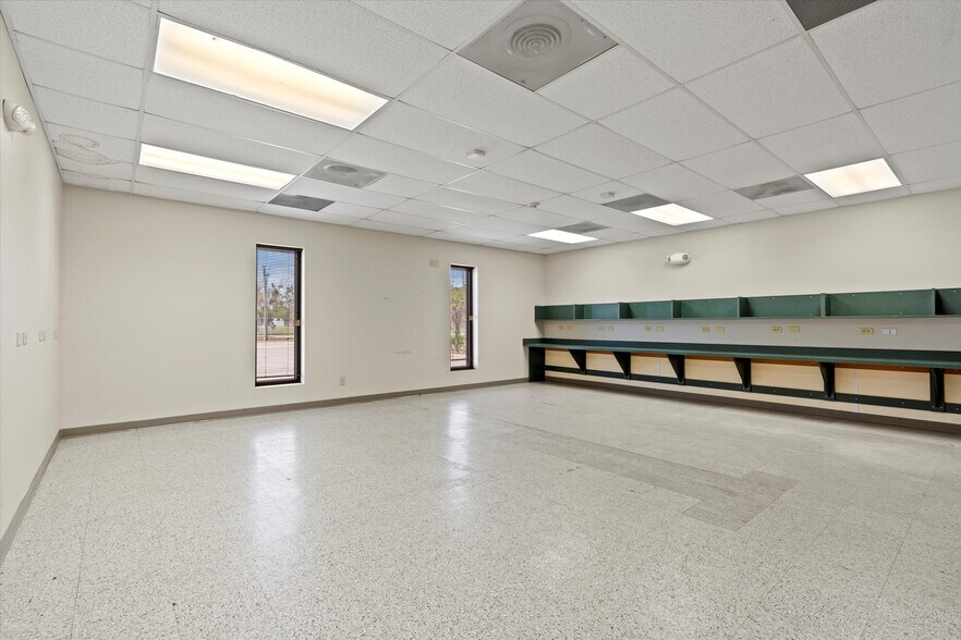 More Photos Of 167 Comfort Rd, Palatka Warehouse For Lease