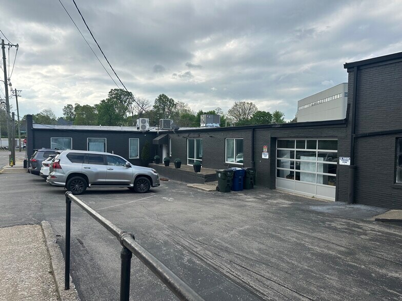 More Photos Of 165 Midland Ave, Lexington Health Club For Sale