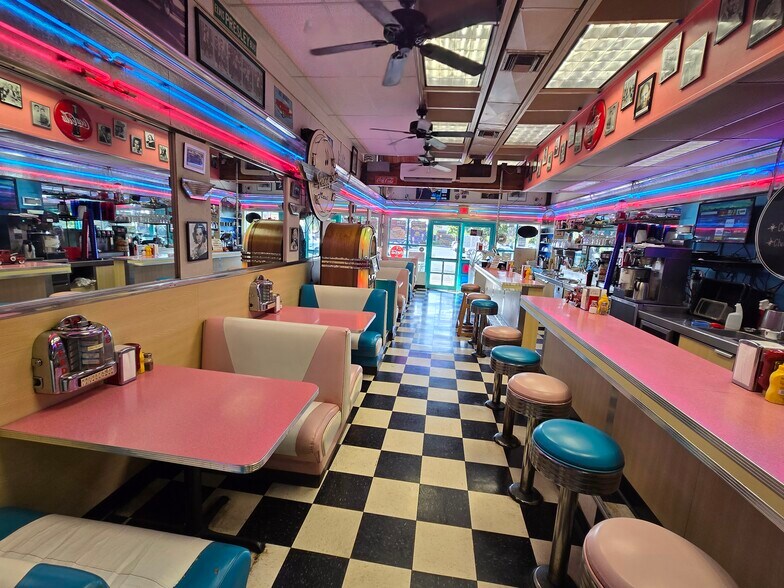 More Photos Of 1279 S Kihei Rd, Kihei Freestanding For Lease