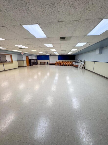 More Photos Of 2002 2nd St SW, Rochester Storefront Retail Office For Sale