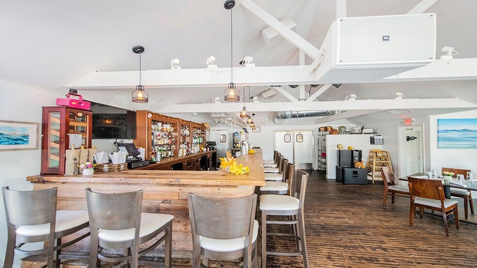 More Photos Of 63 S Euclid Ave, Montauk Restaurant For Sale