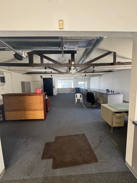 More Photos Of 910 W 6th St, Corona Storefront For Lease