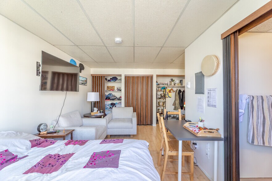 More Photos Of 157 Wade Av W, Penticton Apartments For Sale