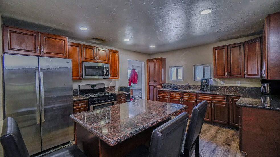 More Photos Of 2314 S Artesia St, San Bernardino Industrial For Sale