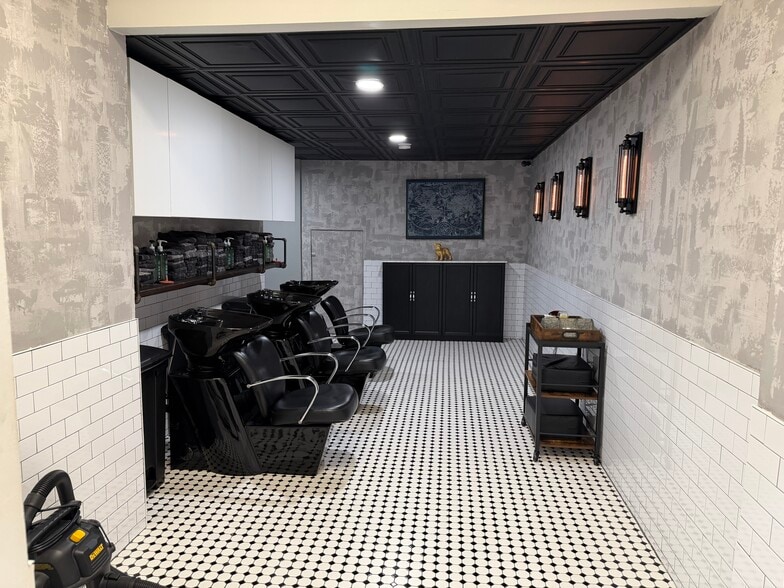 More Photos Of 934 River Rd, Edgewater Storefront For Sale