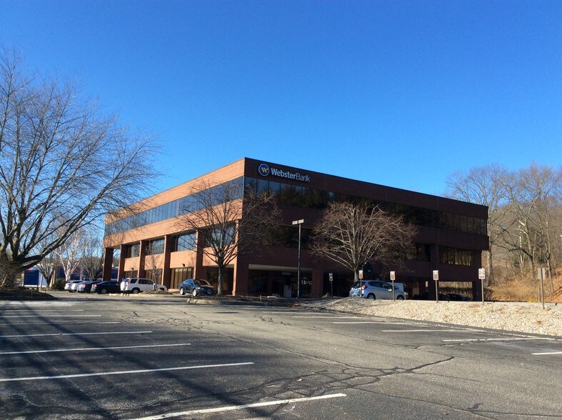 More Photos Of 375 Bridgeport Ave, Shelton Medical For Lease