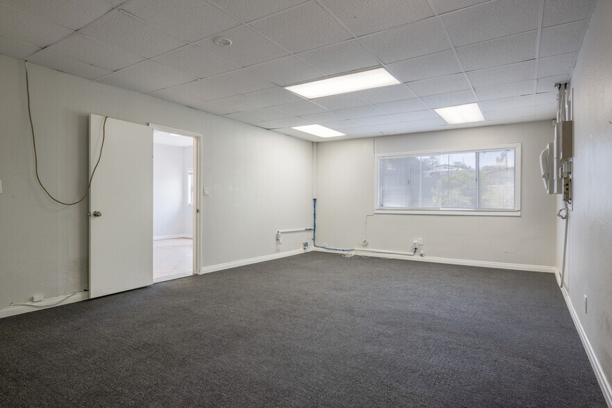 More Photos Of 3050 S Santa Fe Ave, San Marcos Manufacturing For Lease