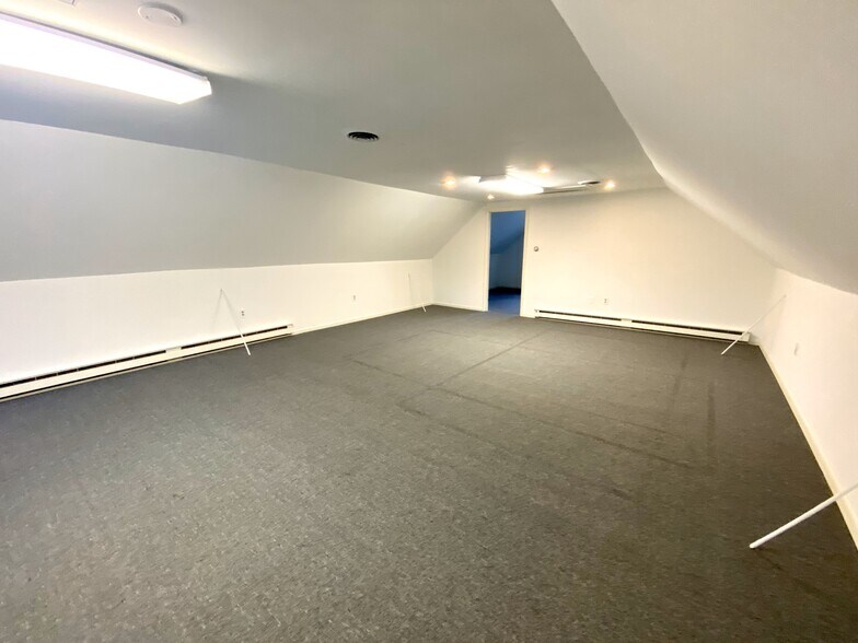 More Photos Of 202 Main St, Hellertown Office For Lease
