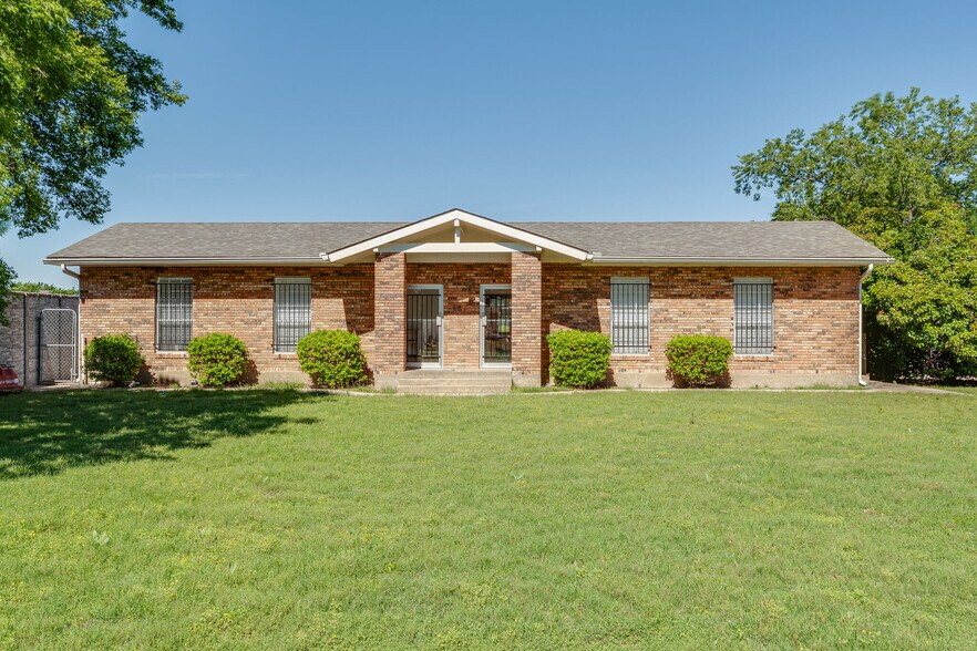 Primary Photo Of 716 E Main St, Allen Schools For Lease
