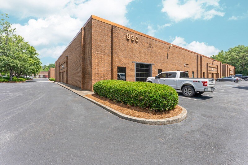 More Photos Of 990 Norcross Industrial Ct, Norcross Warehouse For Lease