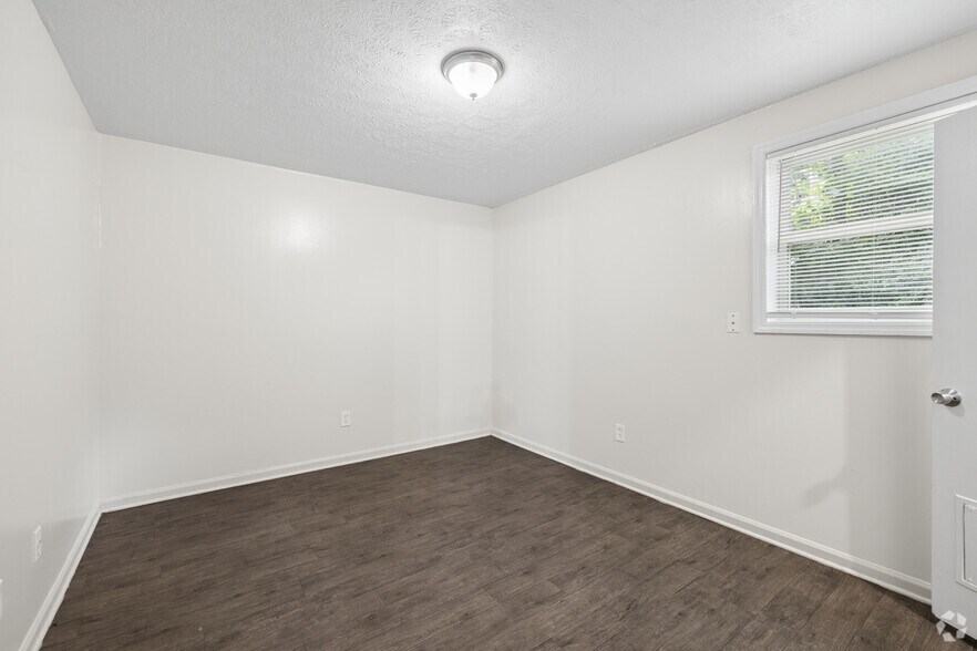 More Photos Of 1328-1345 Devonport Dr, Lexington Apartments For Sale