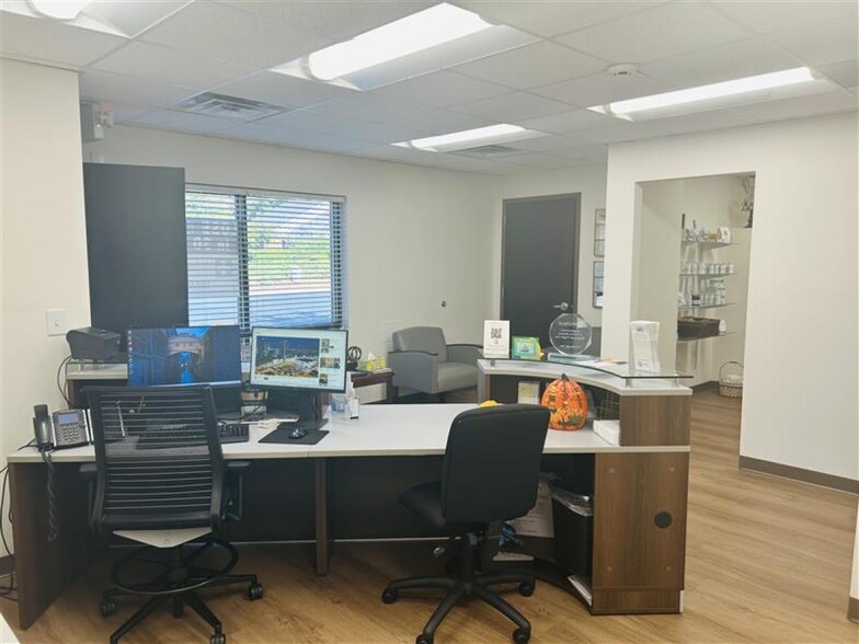 More Photos Of 660 Lanier Park Dr, Gainesville Medical For Lease