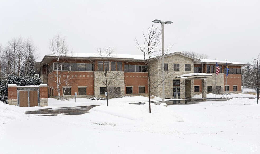 More Photos Of 864 Stearns Rd, Bartlett Medical For Lease