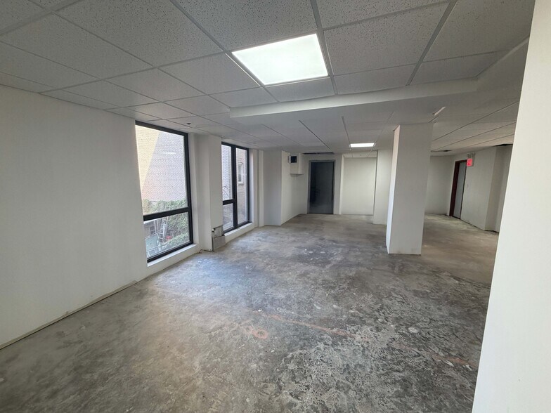 More Photos Of 1590 E 19th St, Brooklyn Apartments For Lease