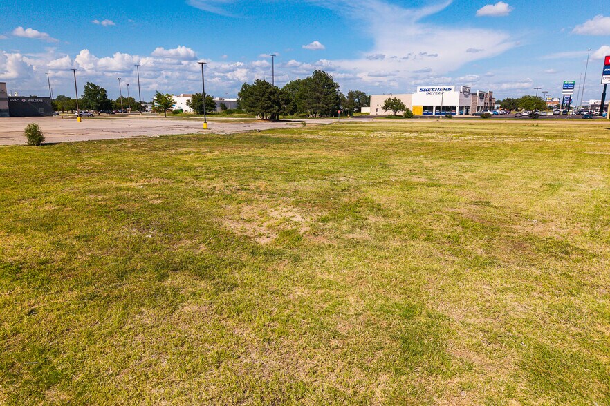 More Photos Of 4702 W Kellogg Dr, Wichita Land For Sale