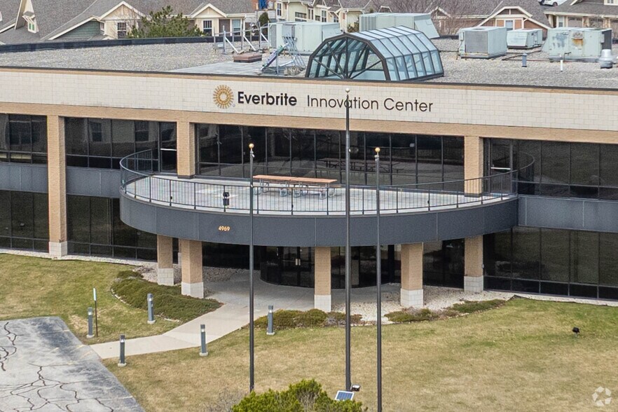 More Photos Of 4969 S 110th St, Greenfield Office For Sale