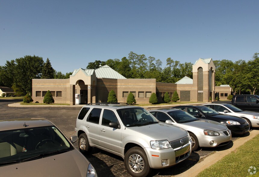 More Photos Of 10524 E Grand River Ave, Brighton Office For Lease