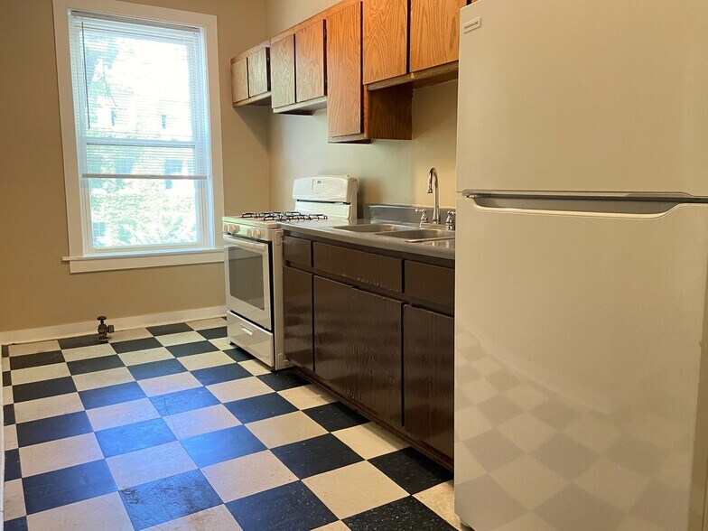 More Photos Of 2534 E 76th St, Chicago Apartments For Sale