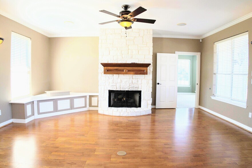 More Photos Of 2982 FM 2935, Brenham Flex For Sale