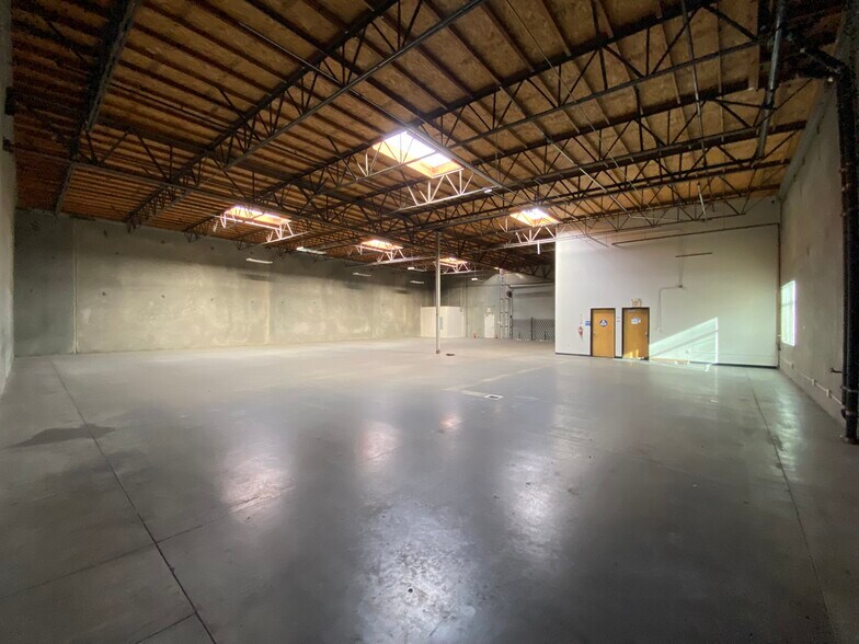More Photos Of 511 S Harbor Blvd, La Habra Warehouse For Lease