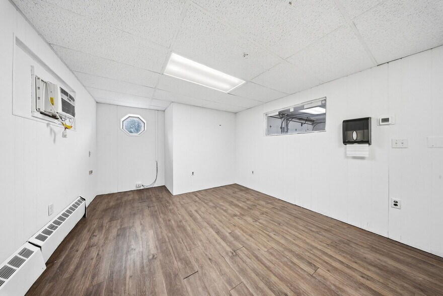 More Photos Of 29 Church St, Port Jervis Flex For Sale