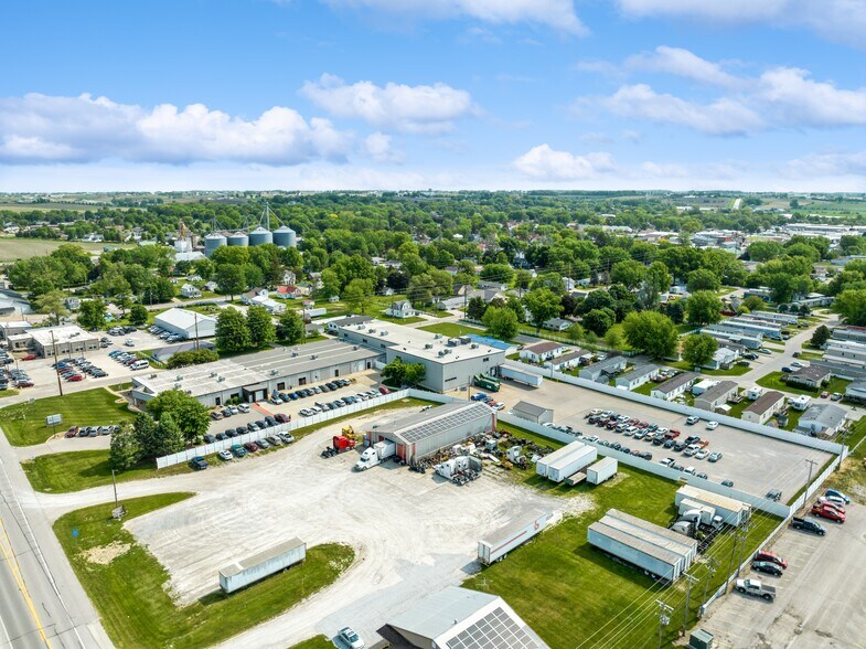 More Photos Of 102 1st St S, Kalona Light Manufacturing For Sale