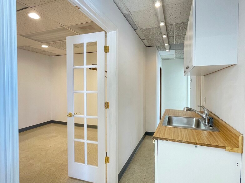 More Photos Of 75 Dillon Ave, Campbell Service For Sale