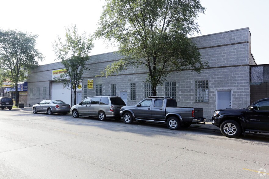 More Photos Of 3913-3915 W Armitage Ave, Chicago Warehouse For Lease