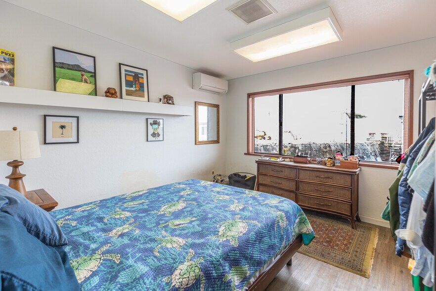 More Photos Of 4355 Lawehana St, Honolulu Industrial For Sale