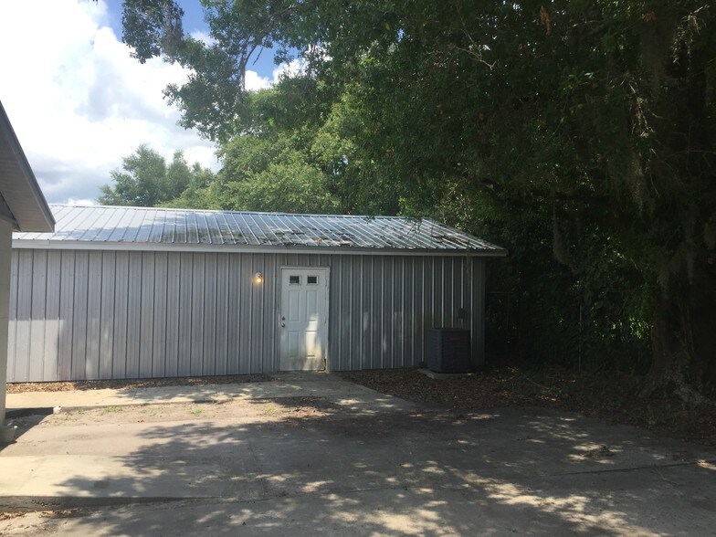 More Photos Of 1401 SW Martin Luther King Jr St, Arcadia General Retail For Lease