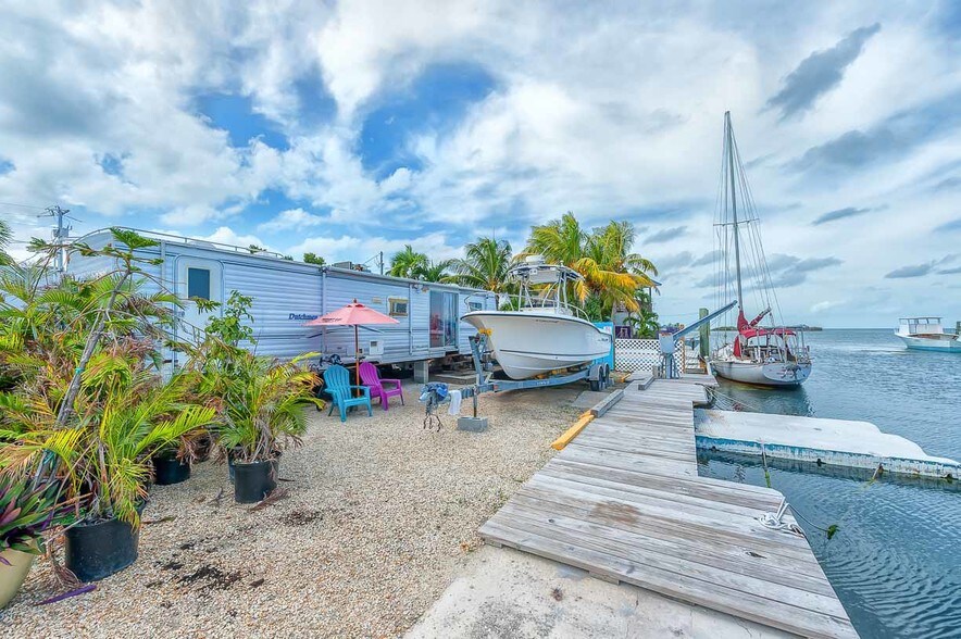 More Photos Of 1240 Overseas Hwy, Marathon Restaurant For Sale