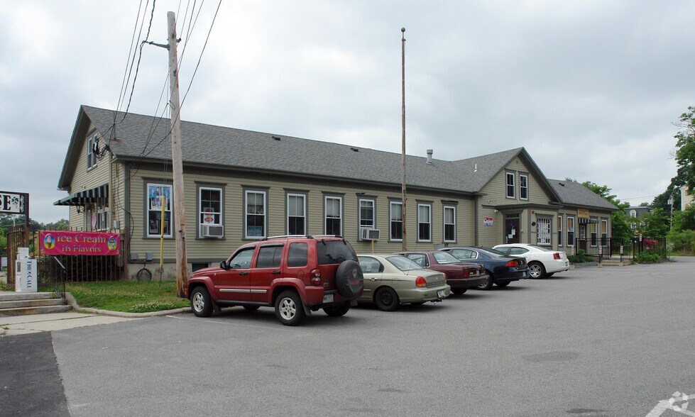 More Photos Of 35 East Ave, Burrillville Freestanding For Lease