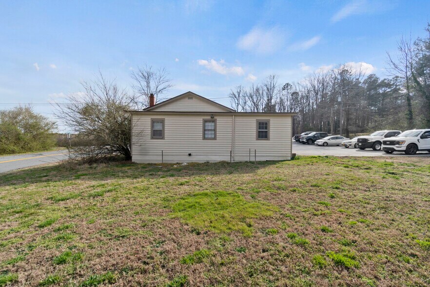 More Photos Of 10290 John Clayton Memorial Hwy, Gloucester Freestanding For Sale