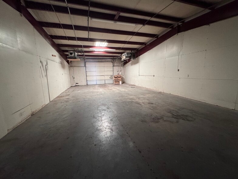 More Photos Of 10828 E Newton St, Tulsa Unknown For Lease