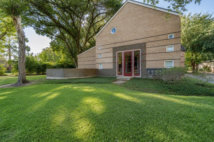More Photos Of 3112 Jackson St, Alexandria Office For Sale