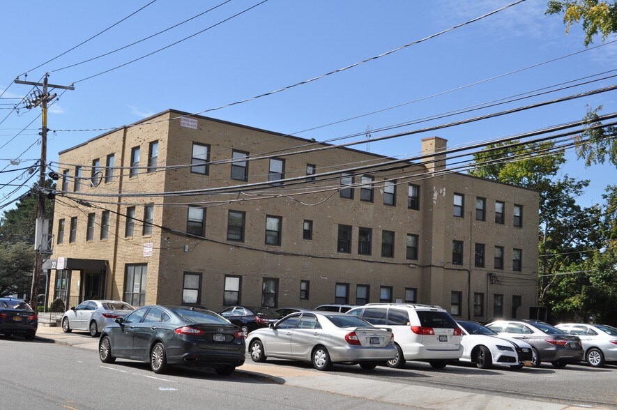 More Photos Of 22 Lawrence Ave, Smithtown Office For Lease