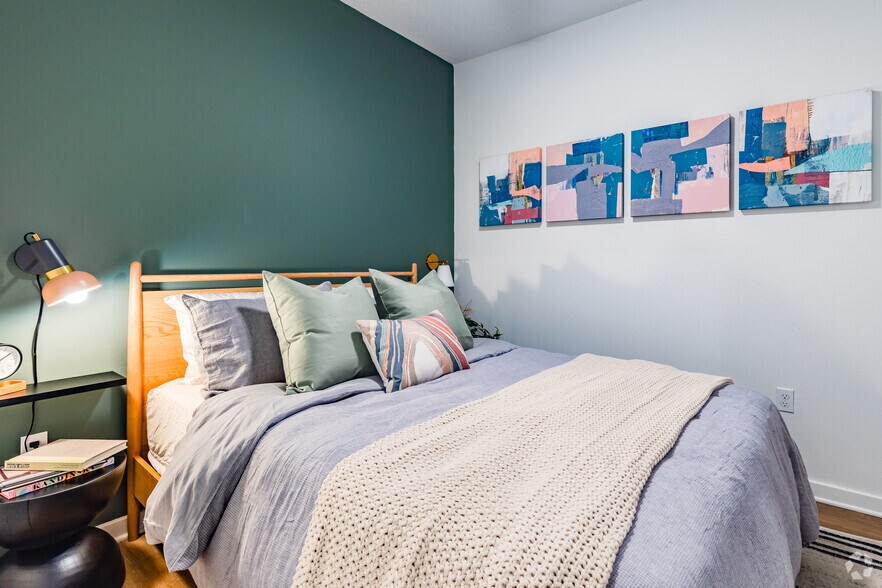 More Photos Of 1647 E Colonial Dr, Orlando Apartments For Sale