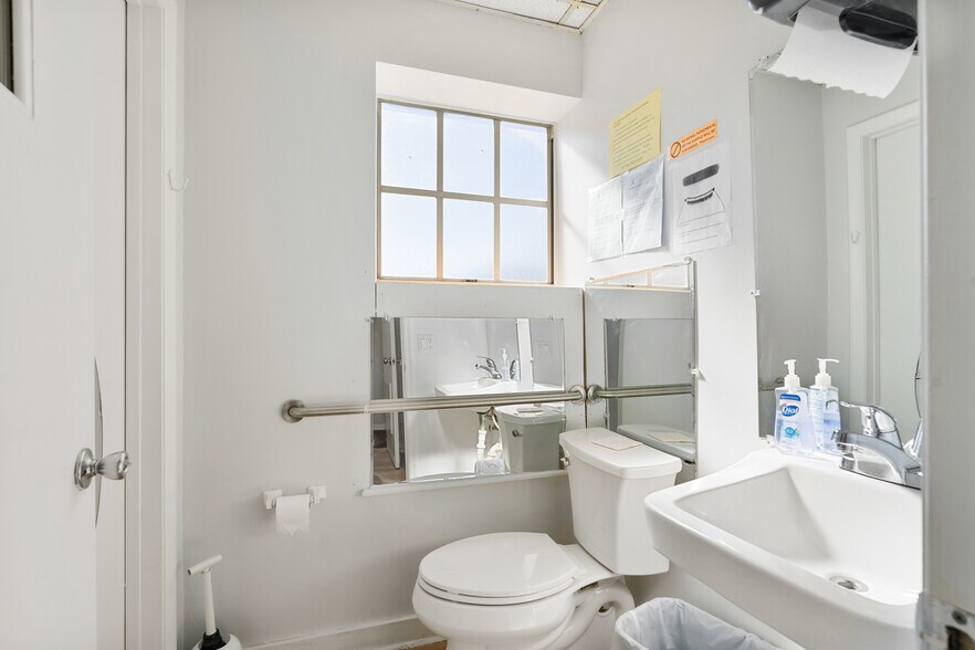 More Photos Of 1507 20th St, Vero Beach Medical For Sale
