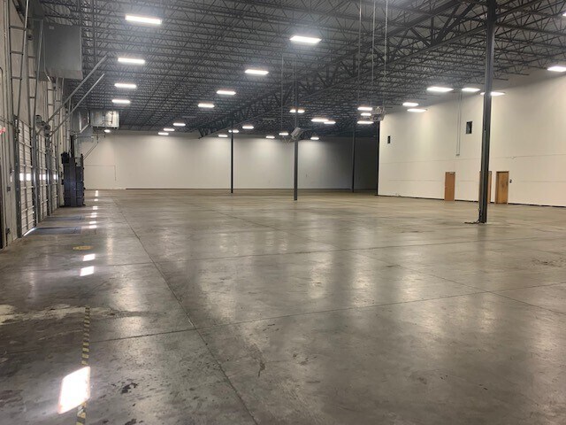 More Photos Of 5551 Parkwest Dr, Bessemer Distribution For Lease