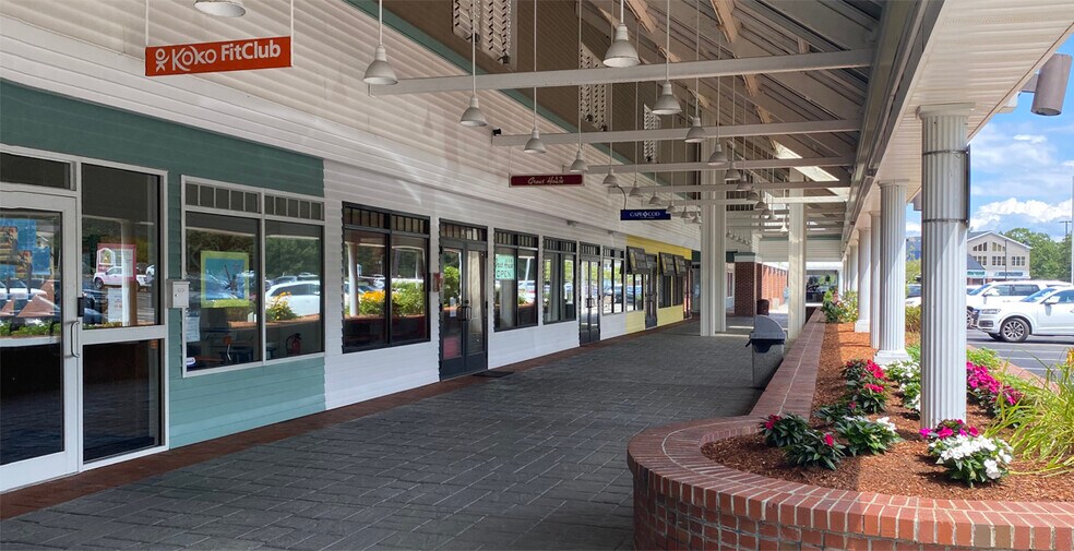 More Photos Of 1600 Falmouth Rd, Centerville General Retail For Lease