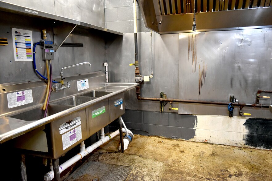 More Photos Of 124 E G.E. Patterson Ave, Memphis Restaurant For Sale