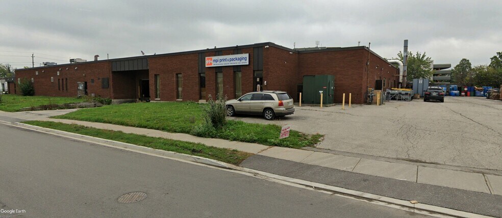More Photos Of 1340 Aerowood Dr, Mississauga Warehouse For Sale