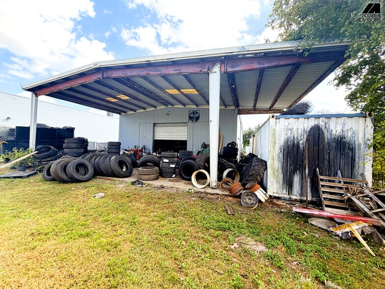 More Photos Of 8115 NW 98th St, Hialeah Manufacturing For Lease