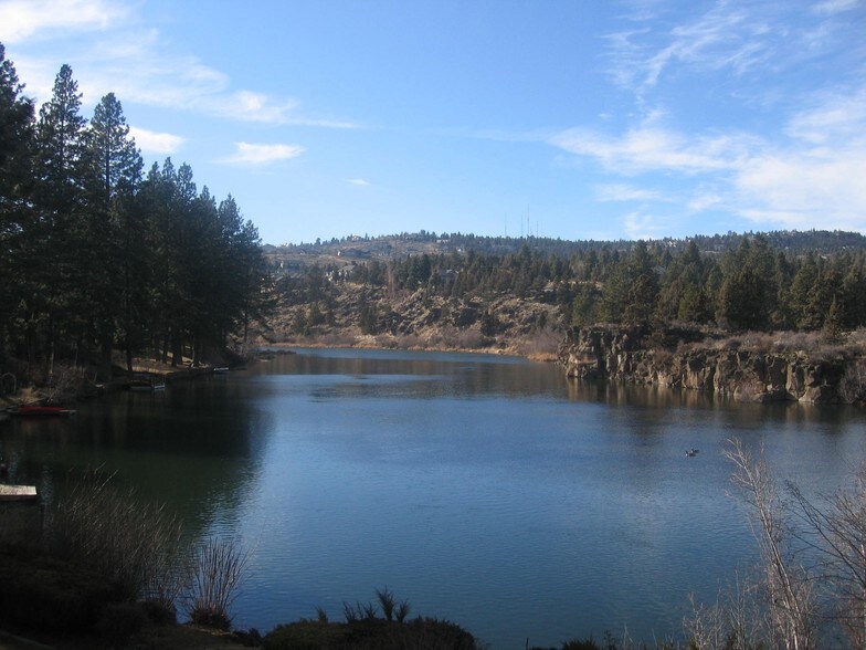 More Photos Of 2445 NE Division St, Bend Loft Creative Space For Lease