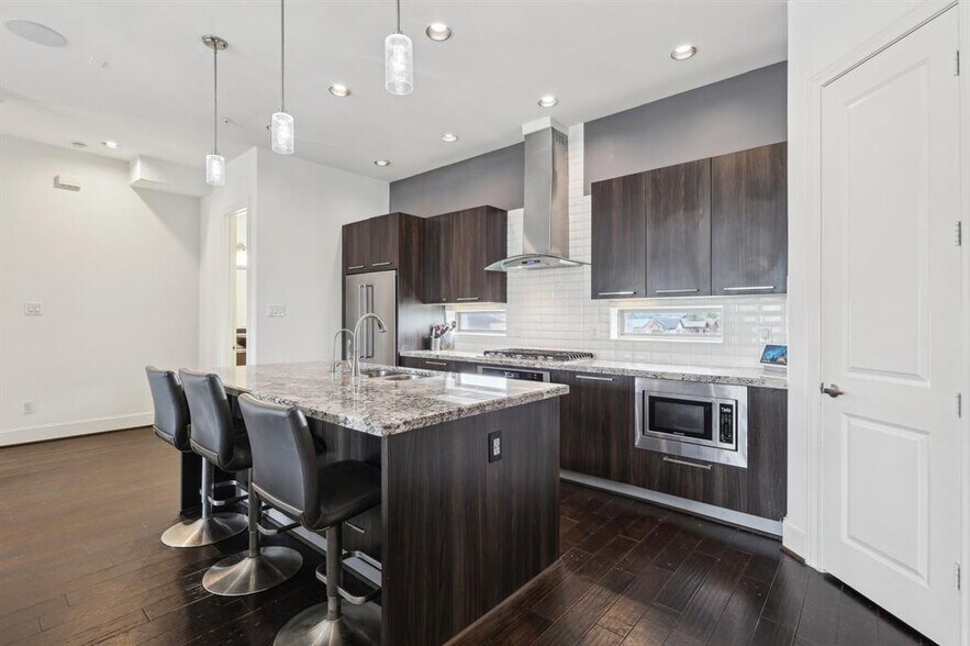 More Photos Of 3912 Ennis St, Houston Specialty For Sale