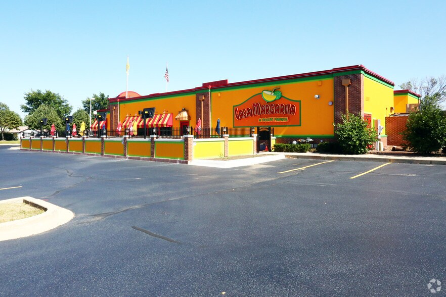 More Photos Of 145 Weber Rd S, Bolingbrook Restaurant For Sale