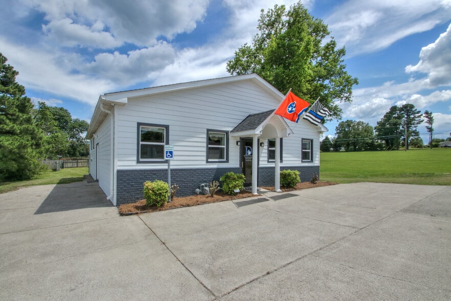 More Photos Of 2725 Fairview Blvd, Fairview General Retail For Lease