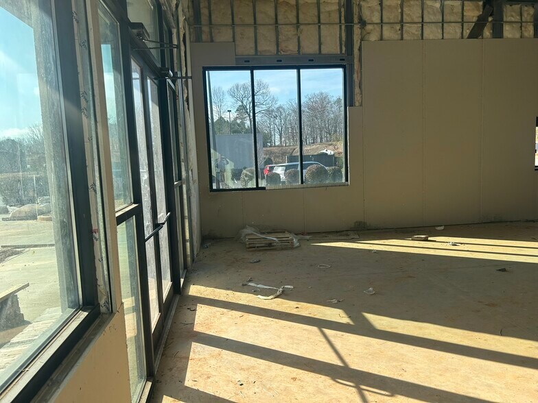 More Photos Of 416 WILBANKS Rd, Alto Storefront For Lease