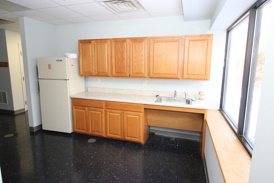 More Photos Of 731 Wambold Rd, Souderton Warehouse For Lease