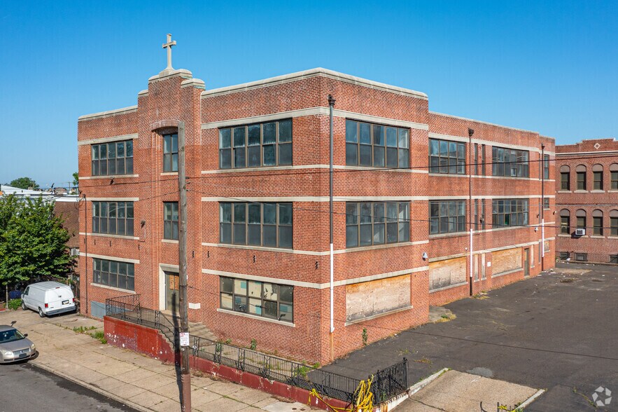 More Photos Of 6649 Tulip St, Philadelphia Schools For Sale